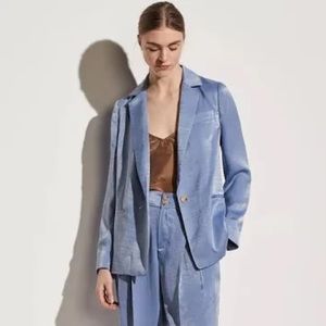 Vince Silk- Blend Boyfriend Cut Blazer. Size 4